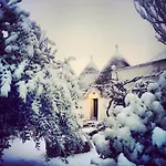 Masseria Rosa Trulli Relais 4* אלברובלו