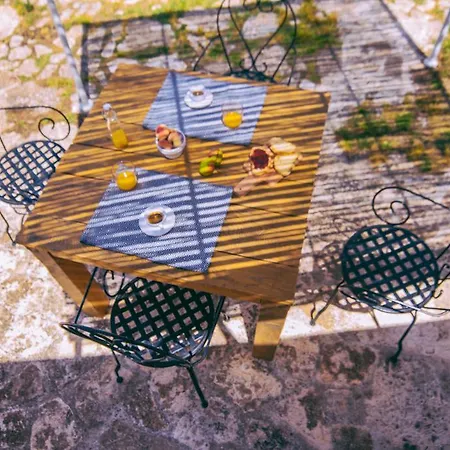 Masseria Rosa Trulli Relais Bed & Breakfast