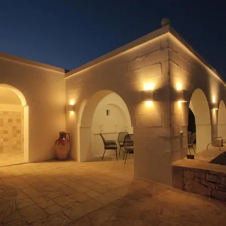 Masseria Rosa Trulli Relais Bed & Breakfast 4*