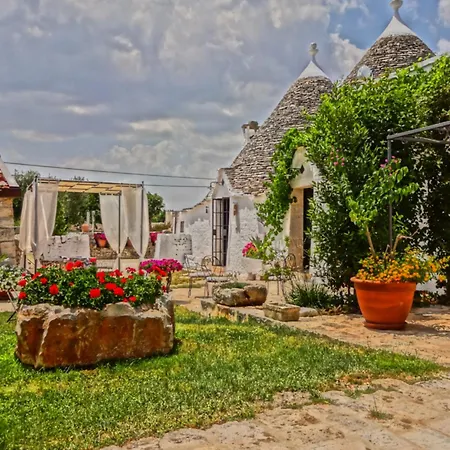 Bed & Breakfast Masseria Rosa Trulli Relais 4*