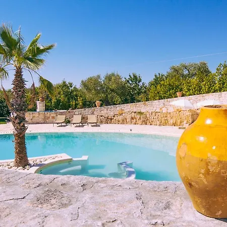 Bed & Breakfast Masseria Rosa Trulli Relais 4*