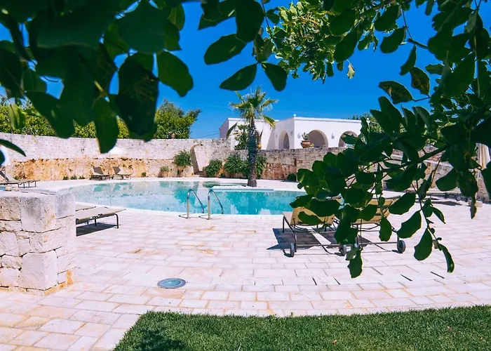 לינה וארוחת בוקר Masseria Rosa Trulli Relais 4*